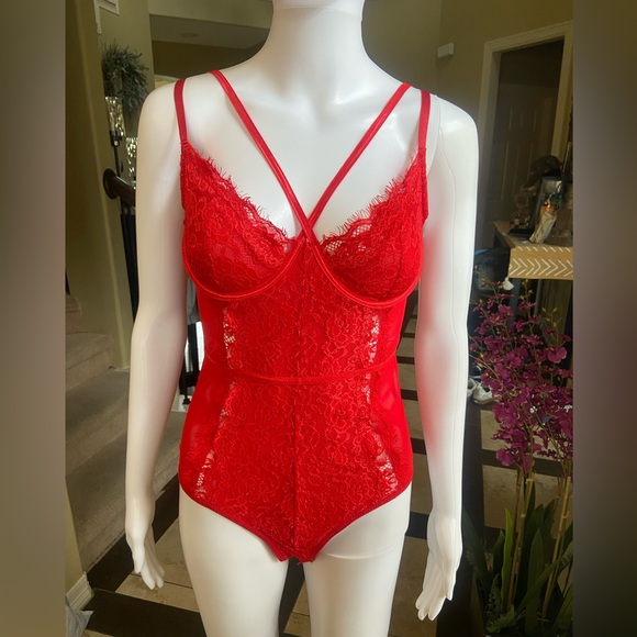 NEW- REVAMPED Red Cross Front Mixed Lace Body / Size Large - Picture 2 of 9